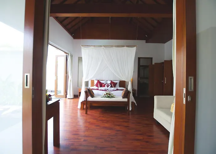 Bougainville Villa *